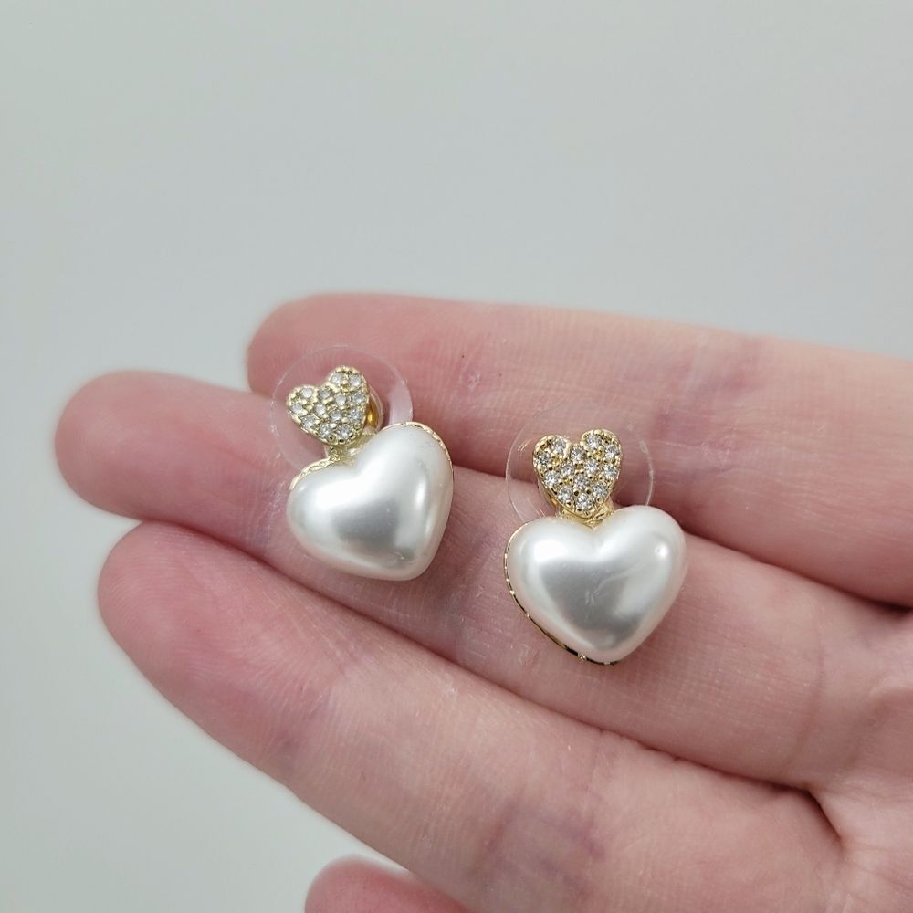 Brand New Heart Pearl Gold Rhinestone Earrings